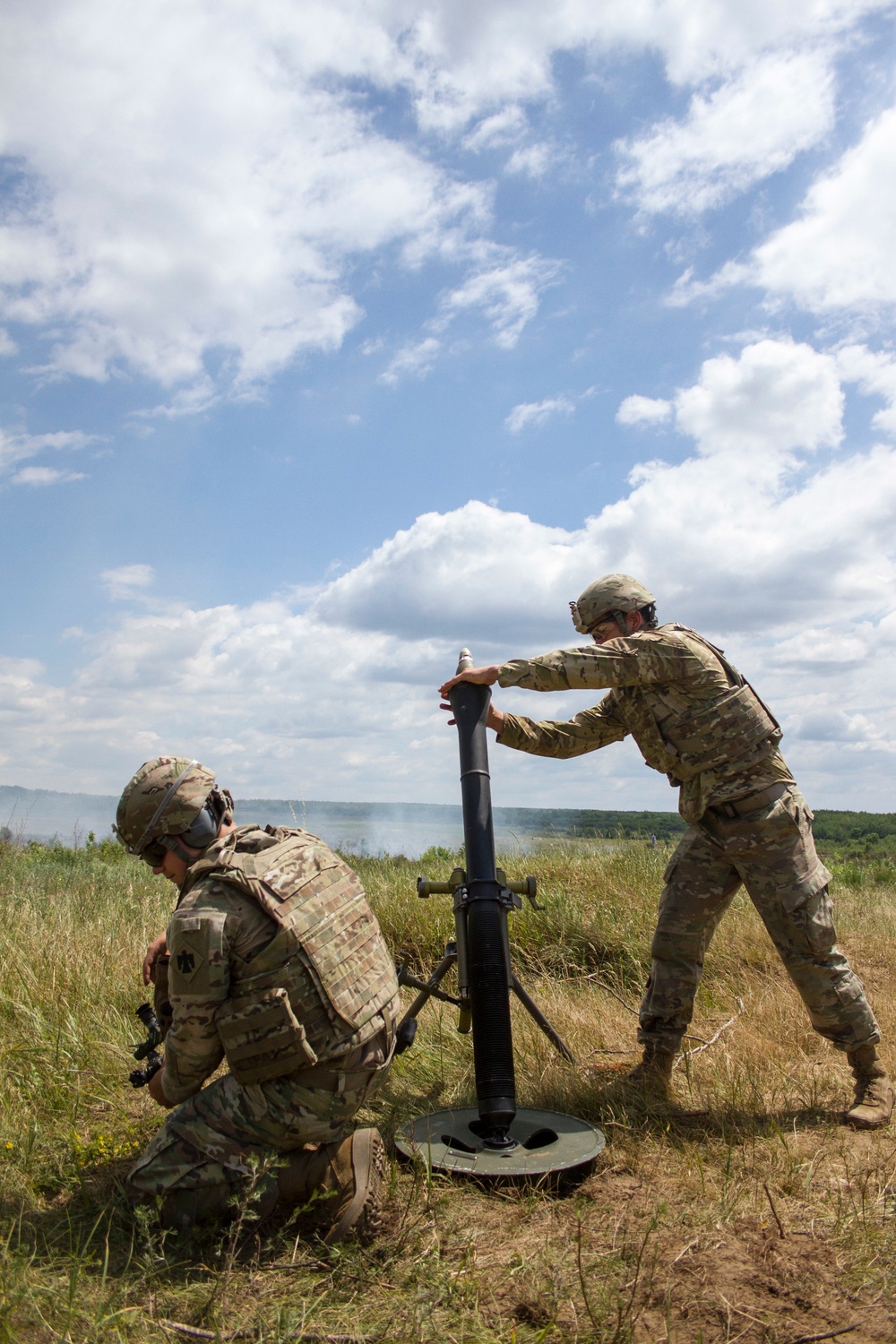 U.S. Soldiers train on mortars while deployed to Ukraine