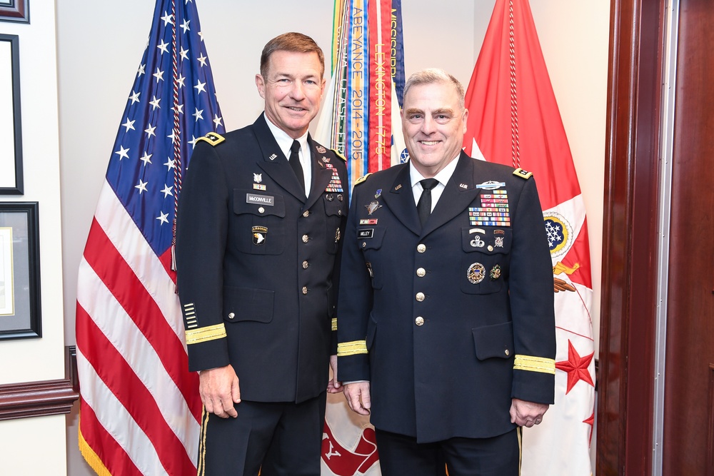 CSA hosts office call iho Lt. Gen. McConville