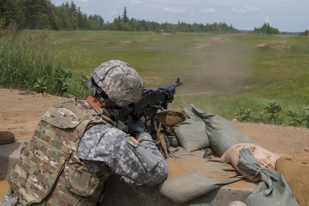 Soldier Qualifies with M240B Machine Gun