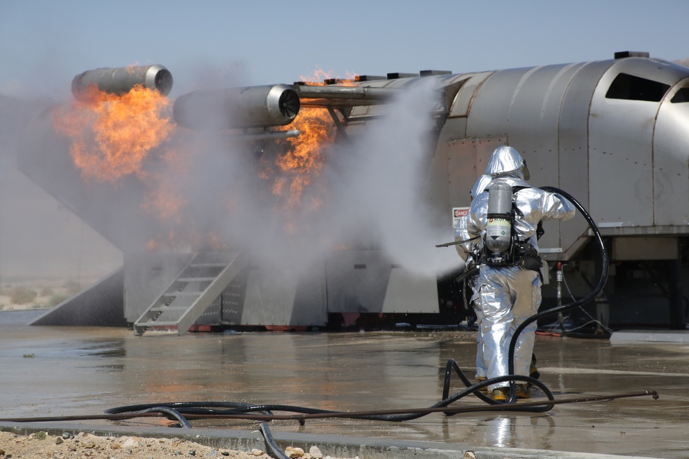 Firefighting and rescue Marines train at ITX 4-17