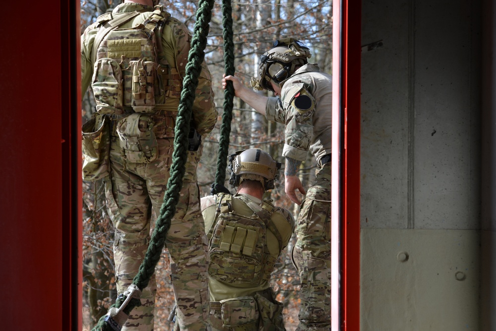 U.S. Soldiers Conduct Fast-Roping Training in Germany