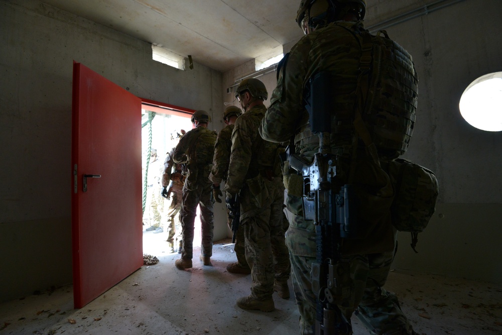 U.S. Soldiers Conduct Fast-Roping Training in Germany