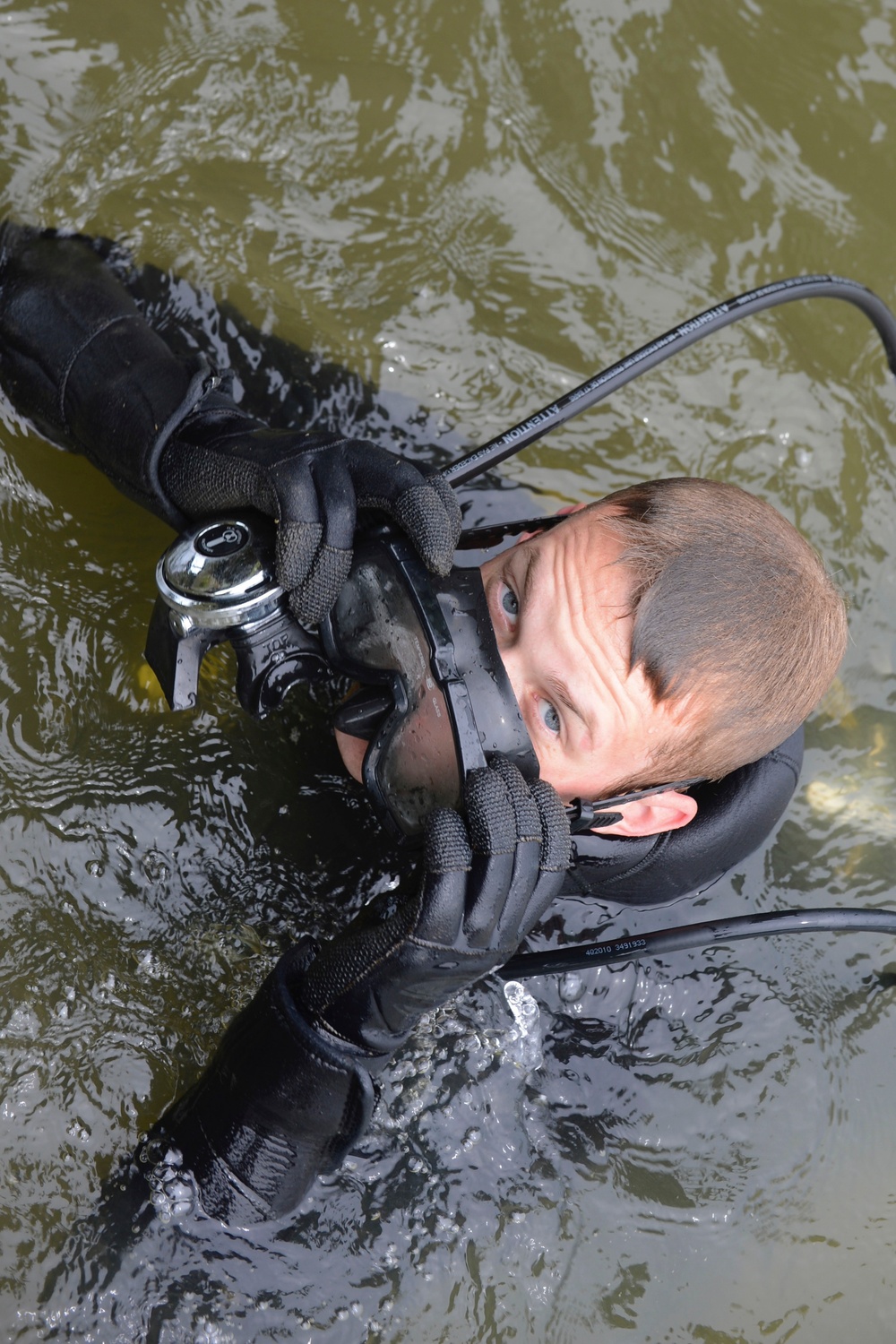 Army divers inspect Third Port to ensure mission readiness