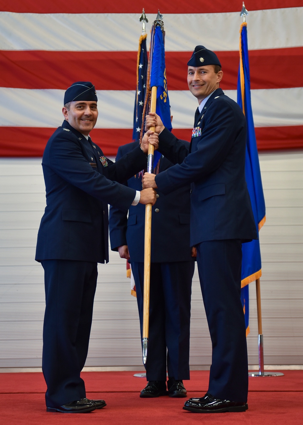 325th OSS changes command