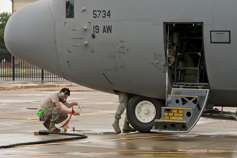DVIDS - News - 913 AG participates in first readiness exercise
