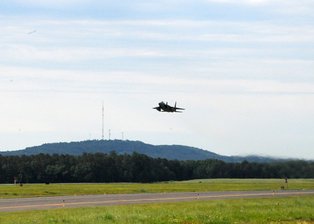 50 Employers from the Community watch F15s take off at the 104th Fighter Wing