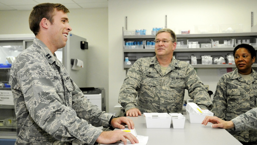 66th Medical Squadron Commander visits pharmacy