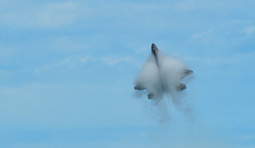 F-22 Raptor soars over Ocean City
