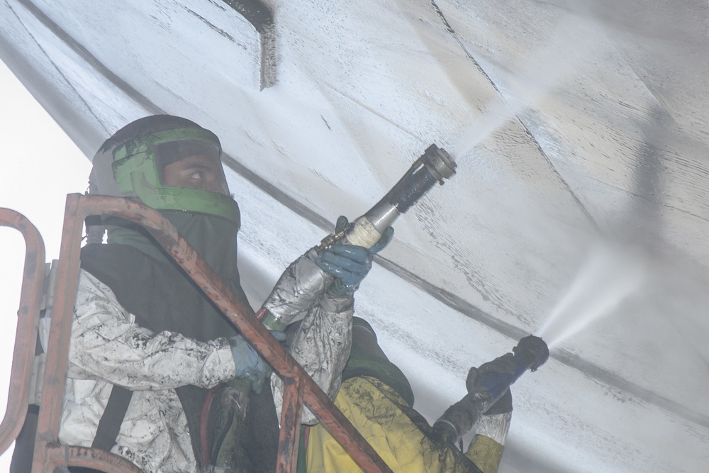 Sandblasting the Hull