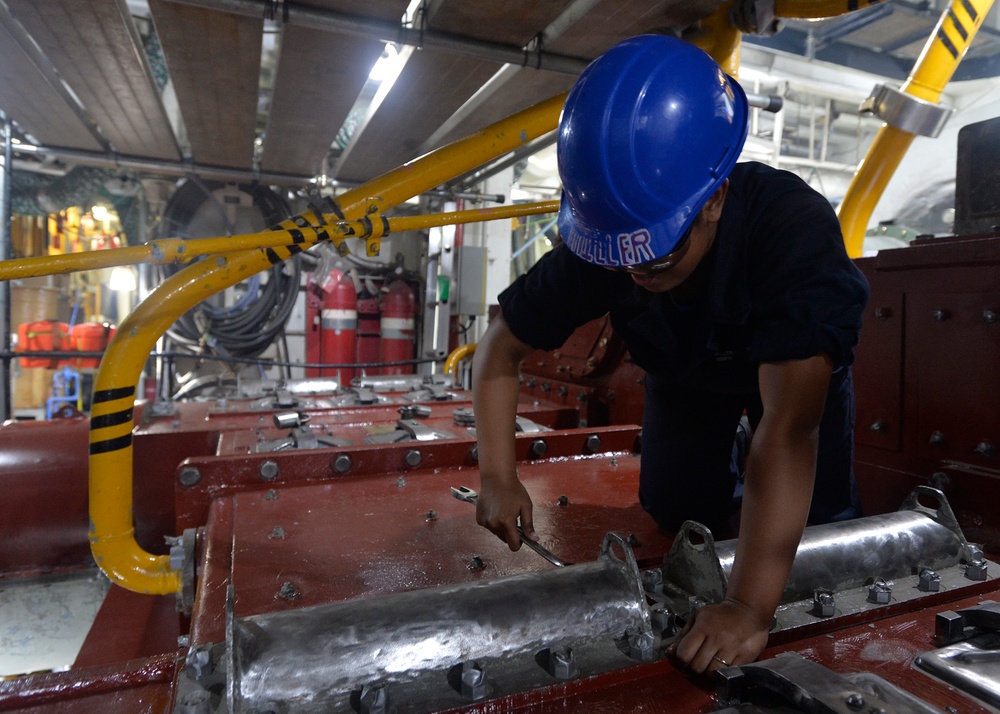 USS Blue Ridge Sailors Perform Maintenance