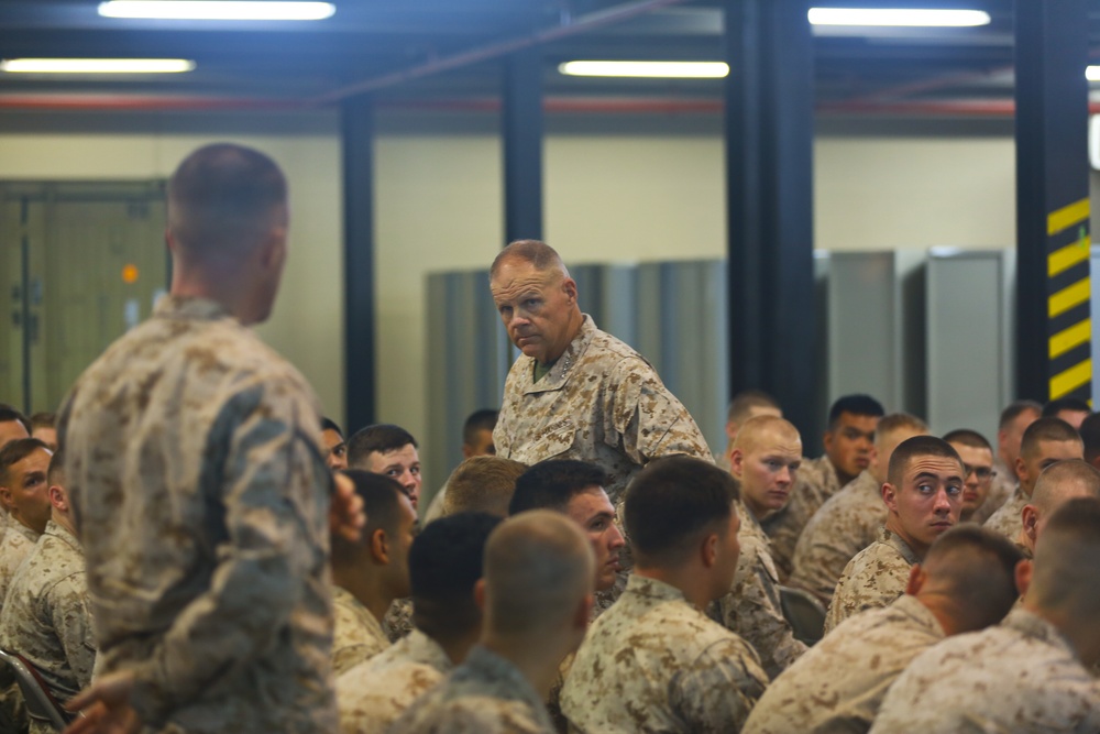 CMC visits Marines and Sailors in Bahrain