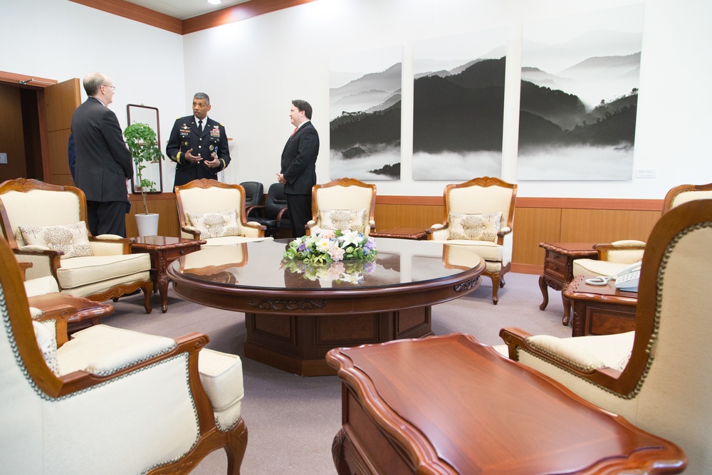 Gen. Brooks, Chargé d’Affaires Knapper, Minister Kang Meet for First Time