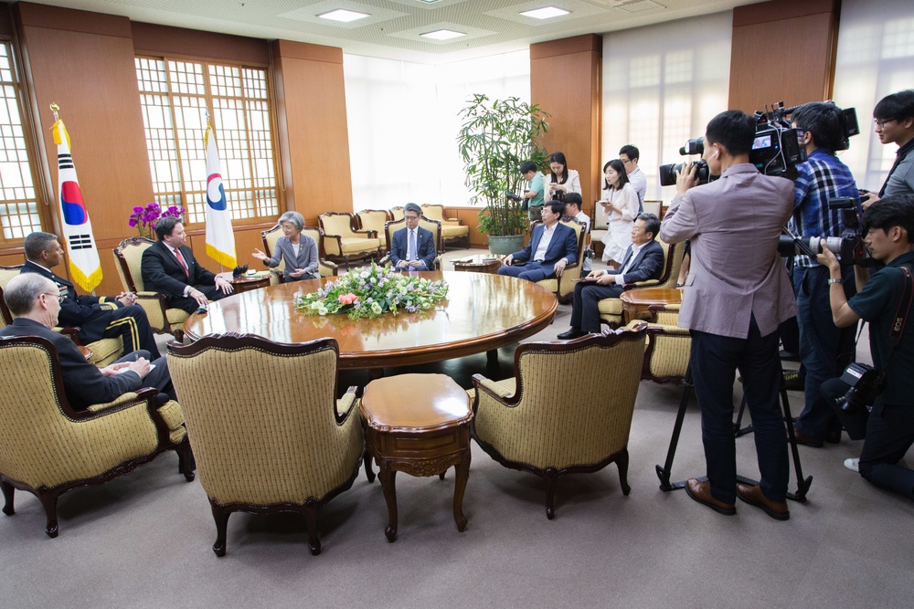 Gen. Brooks, Chargé d’Affaires Knapper, Minister Kang Meet for First Time