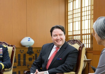 Gen. Brooks, Chargé d’Affaires Knapper, Minister Kang Meet for First Time