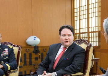 Gen. Brooks, Chargé d’Affaires Knapper, Minister Kang Meet for First Time