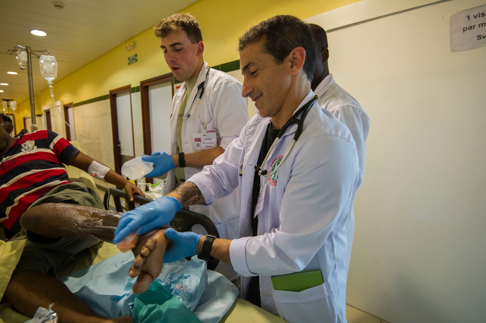 American, Gabonese medical professionals partner during MEDRETE 17-4