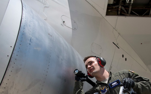 E-4B lands at Travis