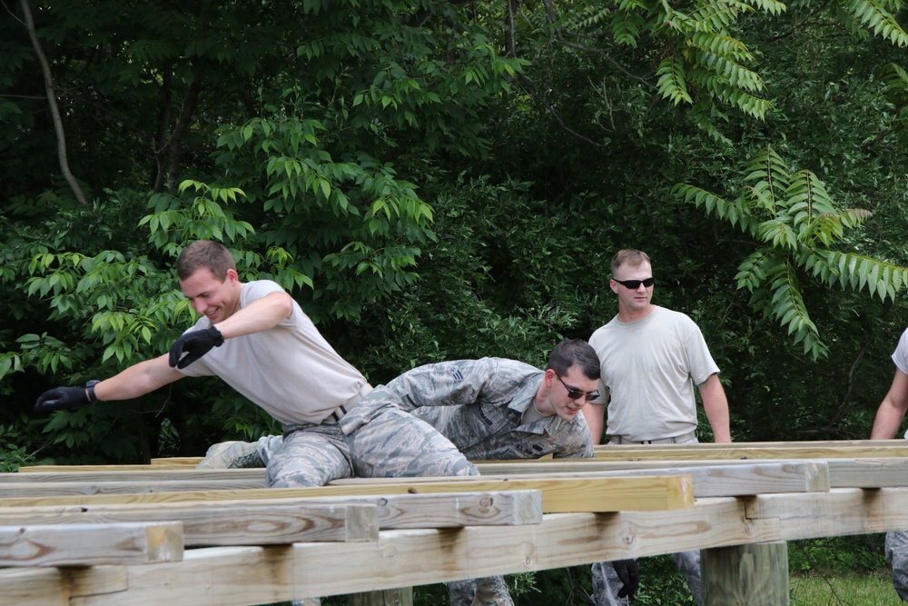 Airmen build confidence at air assault obstacle course