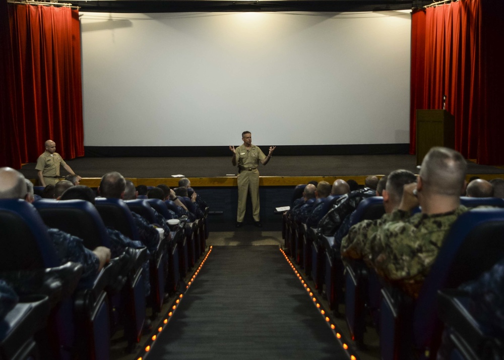 Vice Admiral Burke Speaks To Pacific Northwest Sailors During All Hands Call