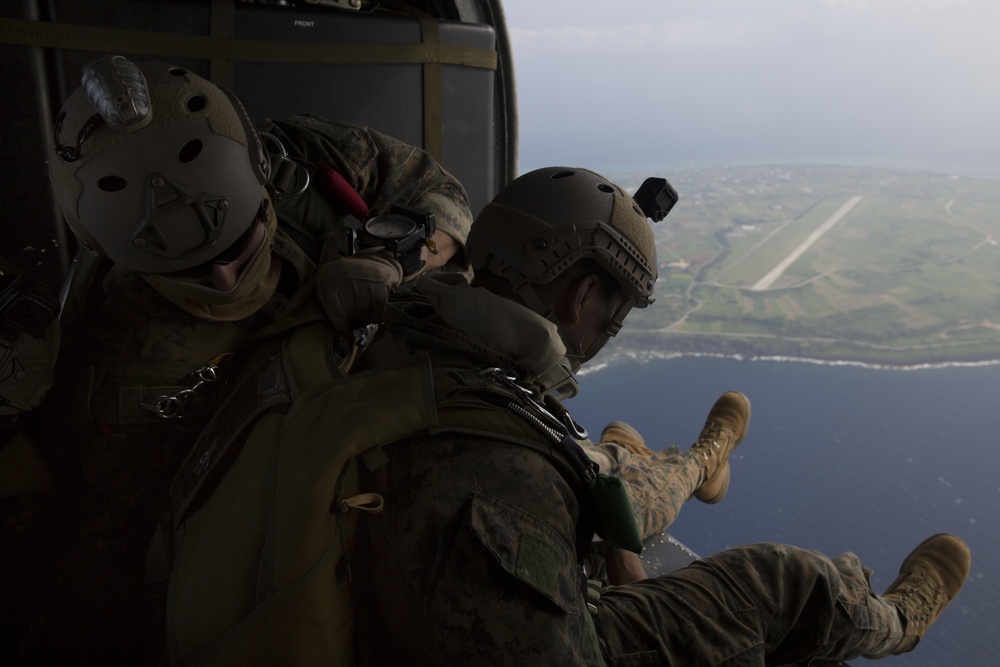 Reconnaissance Jumps into Ie Shima