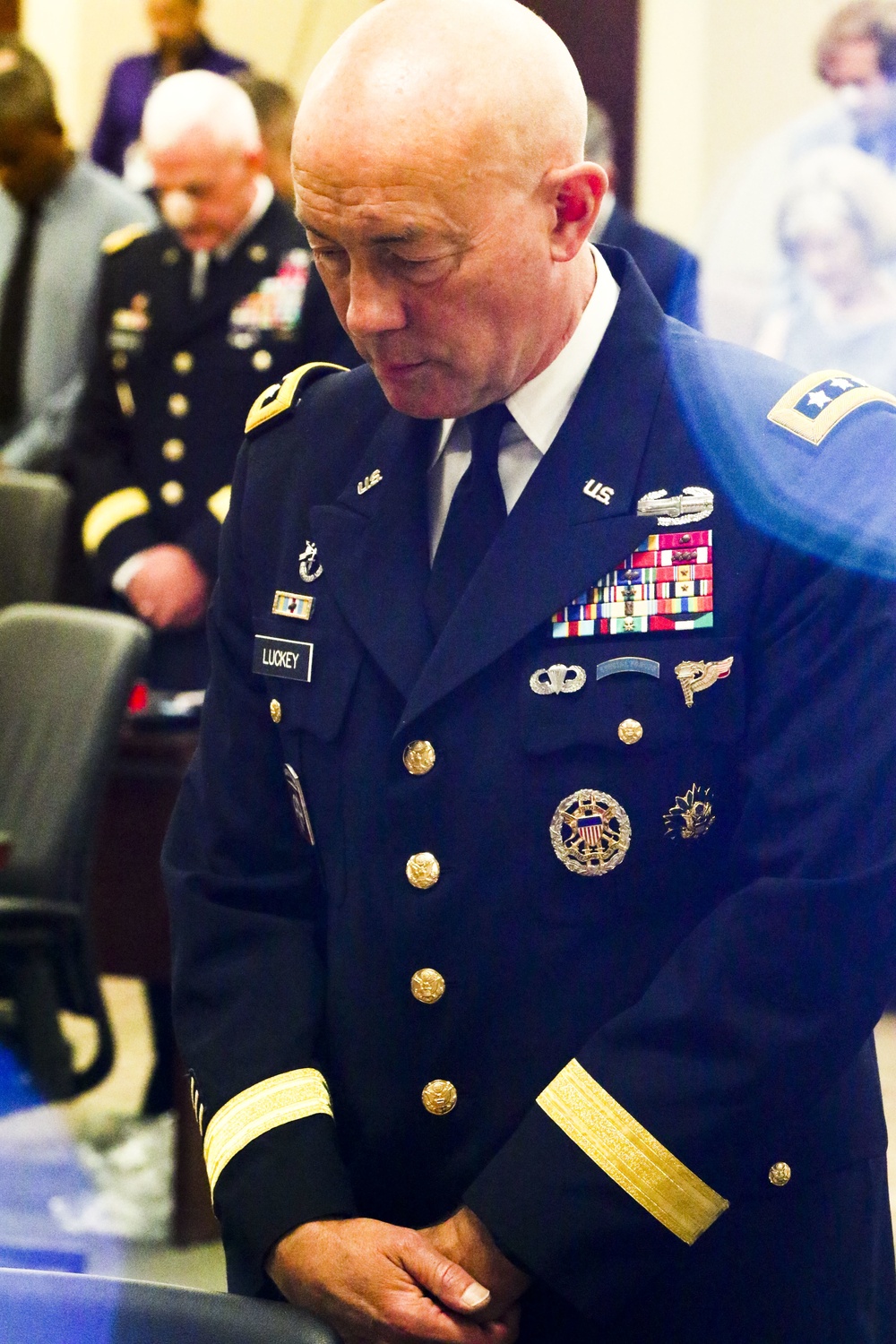 Lt. Gen. Luckey Prays