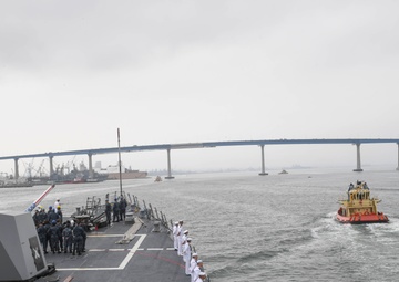 Wayne E. Meyer Returns to Naval Base San Diego After Deployment