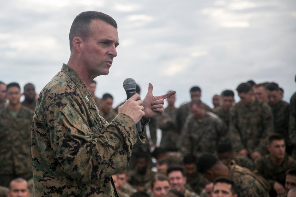 31st MEU CO and Sgt. Maj. visit Marines, Sailors aboard USS Ashland (LSD 48)