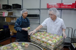Frank Cable Sailors Volunteer at Portland Meals on Wheels