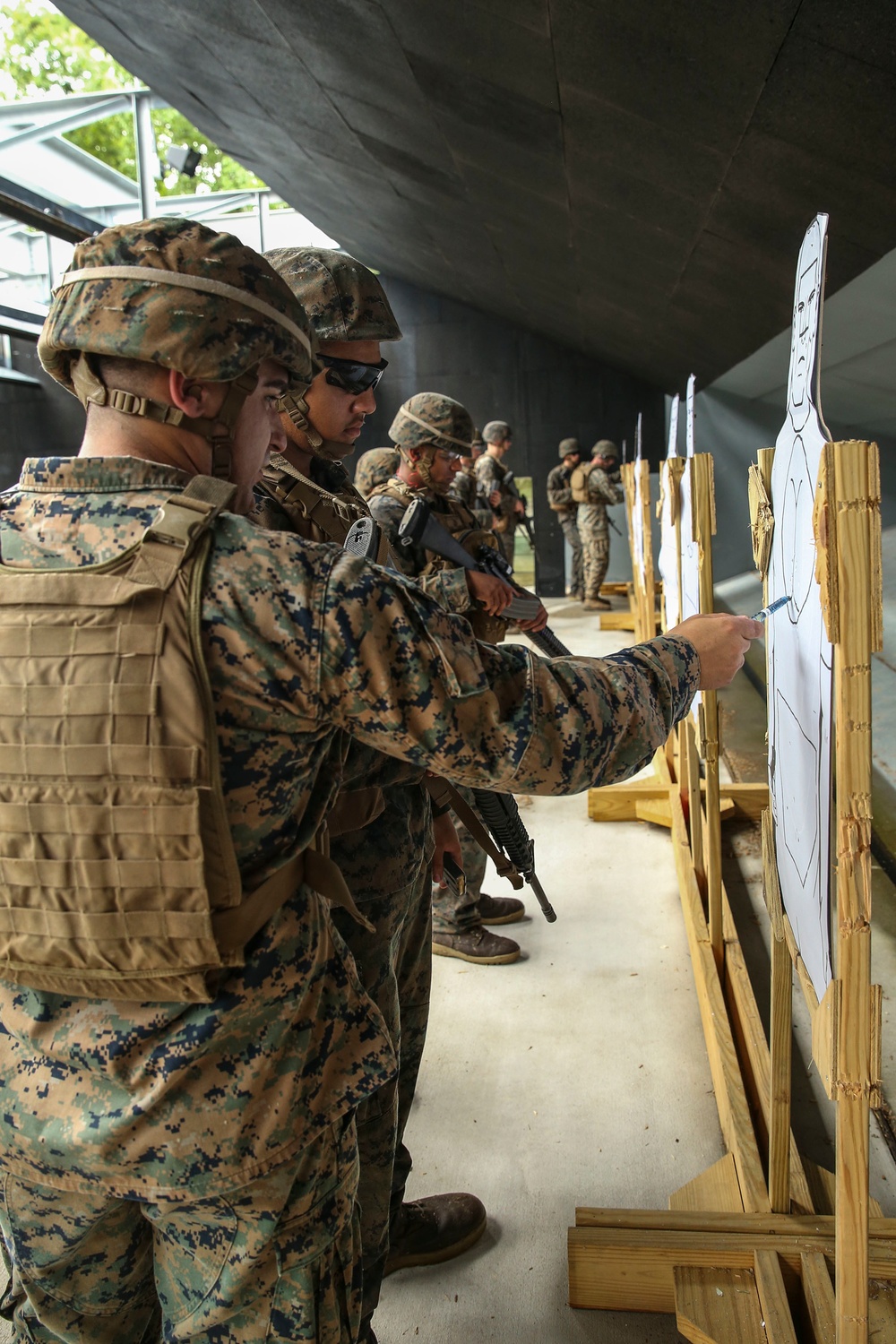 Marines and Sailors put to the test during the 2nd MLG Squad Competition