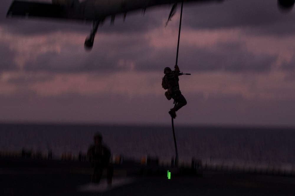 FRP Marines build night fast rope proficiency