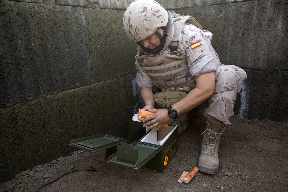 SPMAGTF-CR-AF EOD Marines and Spanish EOD Soldiers Train with Explosive Ordnance