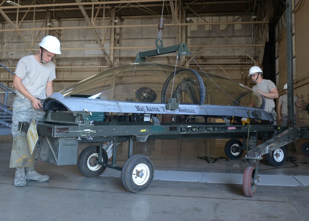 Egress F-16 Seat Removal