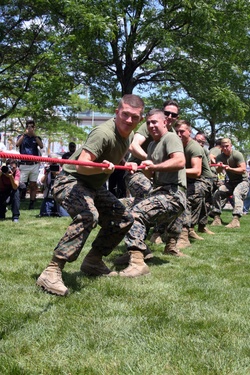 Marines, Sailors, citizens of Boston compete in tug-of-war [Image 1 of 3]