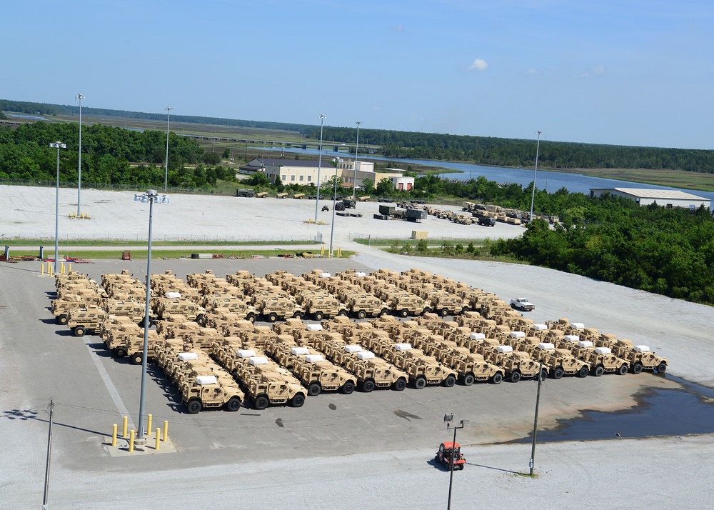 841st Transportation Battalion conducts MRAP on-loading Operation