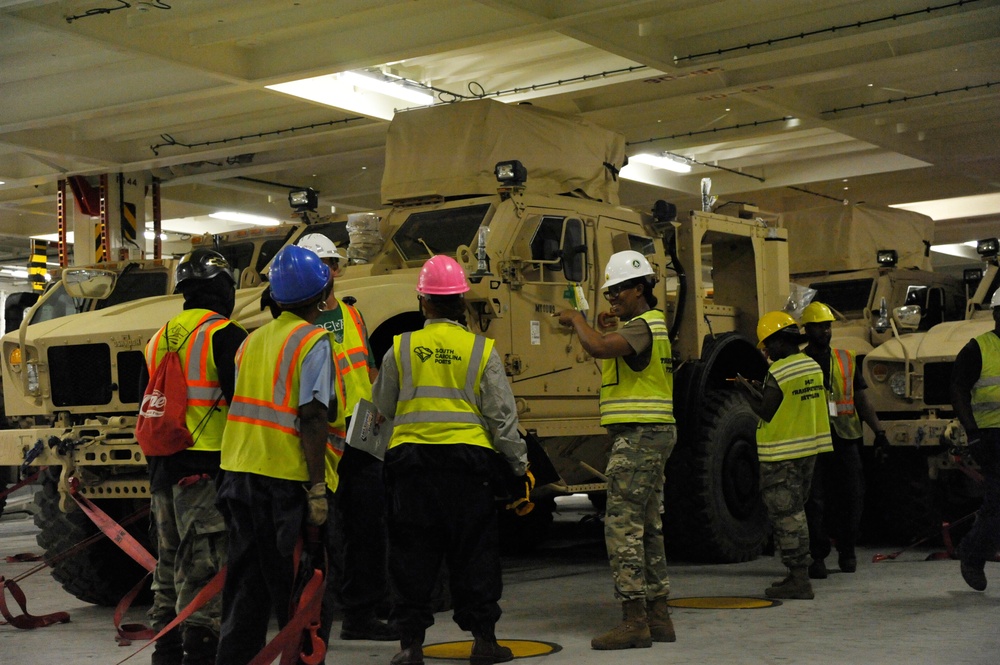 841st Transportation Battalion conducts MRAP on-loading Operation