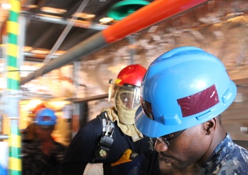 USS Montgomery (LCS 8) Conducts Shipyard Fire Drill