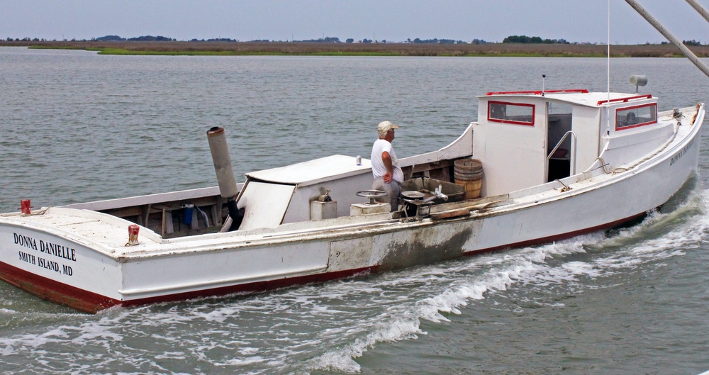 Waterman heading to Smith Island, Maryland