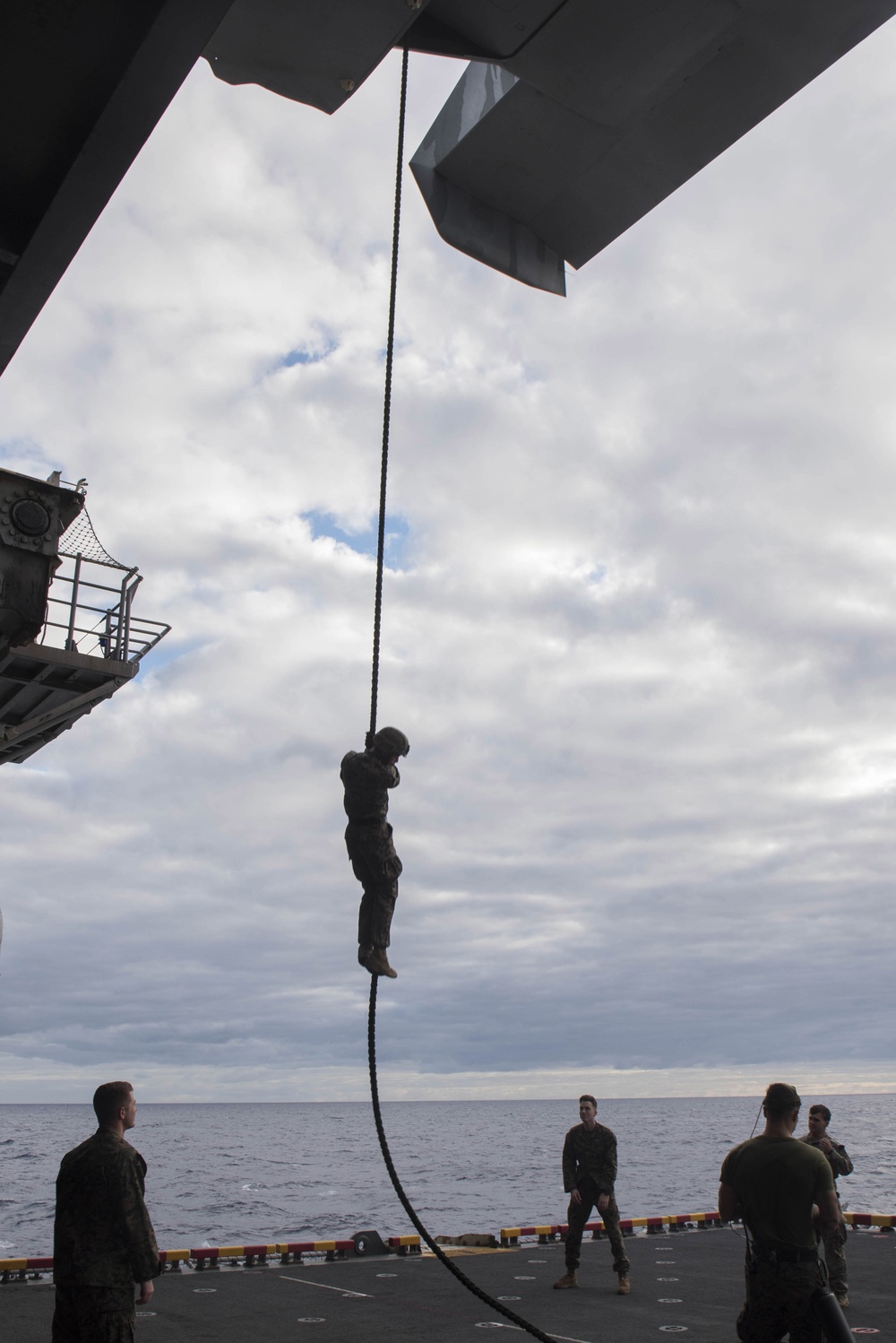 31st MEU Fast Roping and Rappelling