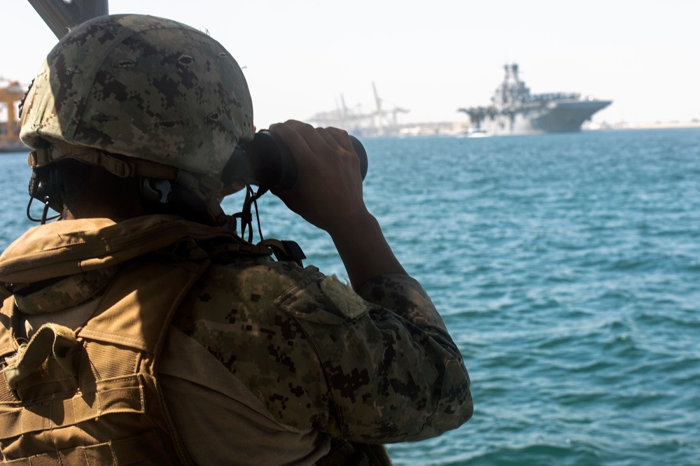 USS Bataan Departs UAE