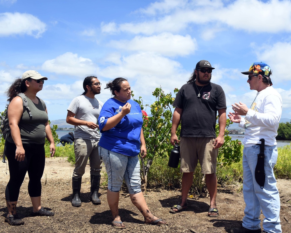 Loko Pa'aiau Volunteers Honored in Honolulu