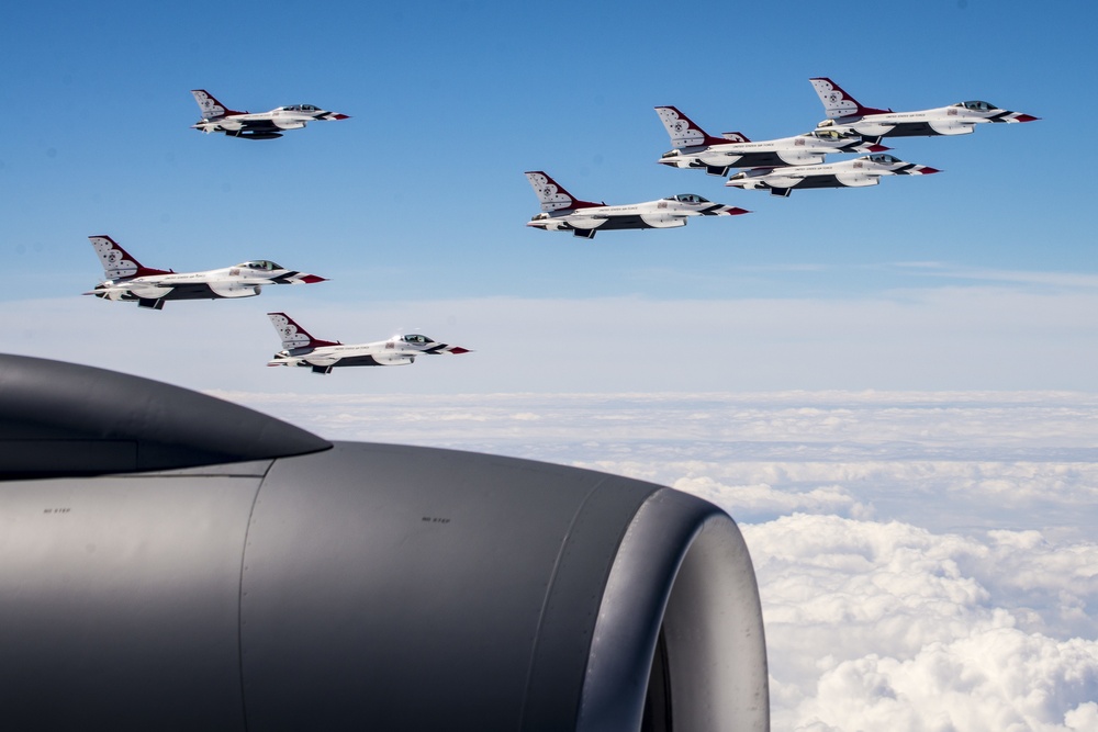 121st Air Refueling Wing refuels Thunderbirds