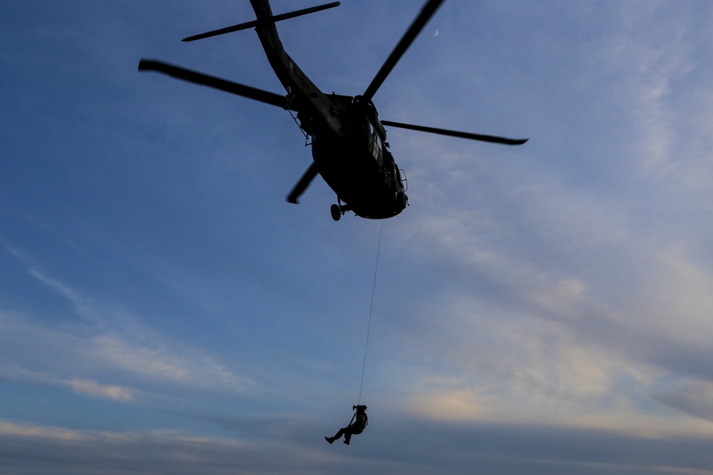 New Jersey Task Force One rescuers train on hoist systems