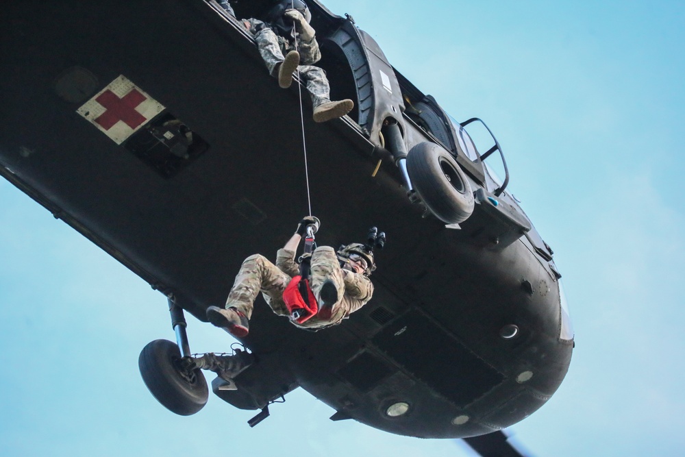 New Jersey Task Force One rescuers train on hoist systems