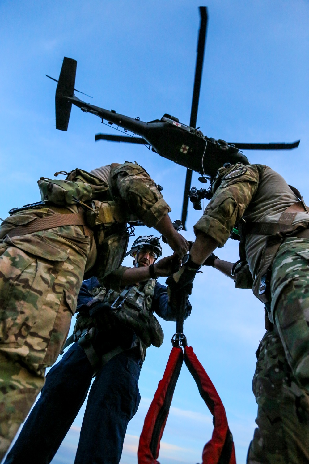 New Jersey Task Force One rescuers train on hoist systems