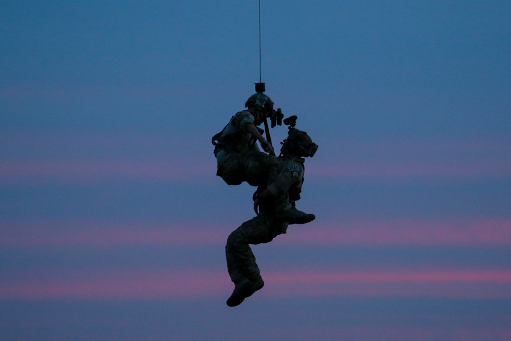 New Jersey Task Force One rescuers train on hoist systems