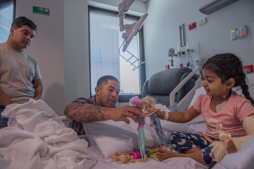 Ashland Sailors Visit Brisbane Children's Hospital