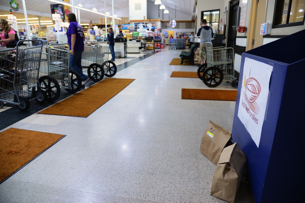 2017 Feds Feed Families at Malmstrom commissary