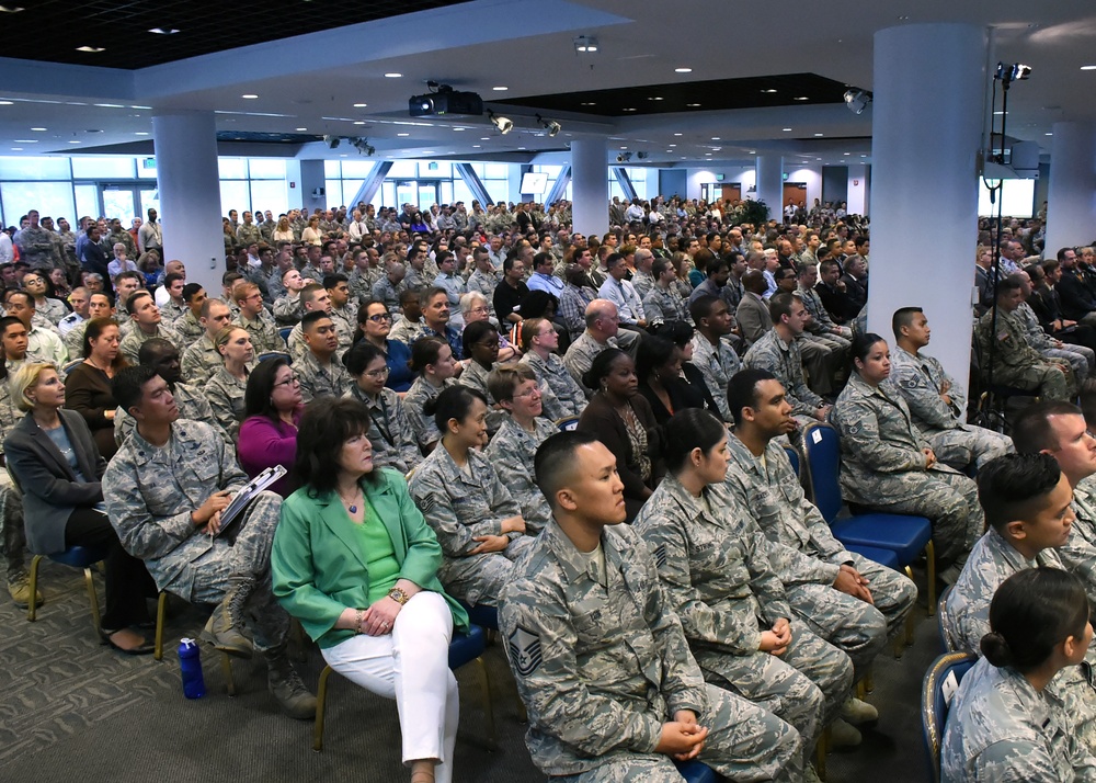 SMC Commander Lt Gen John Thompson Hosts First All Call at Los Angeles Air Force Base