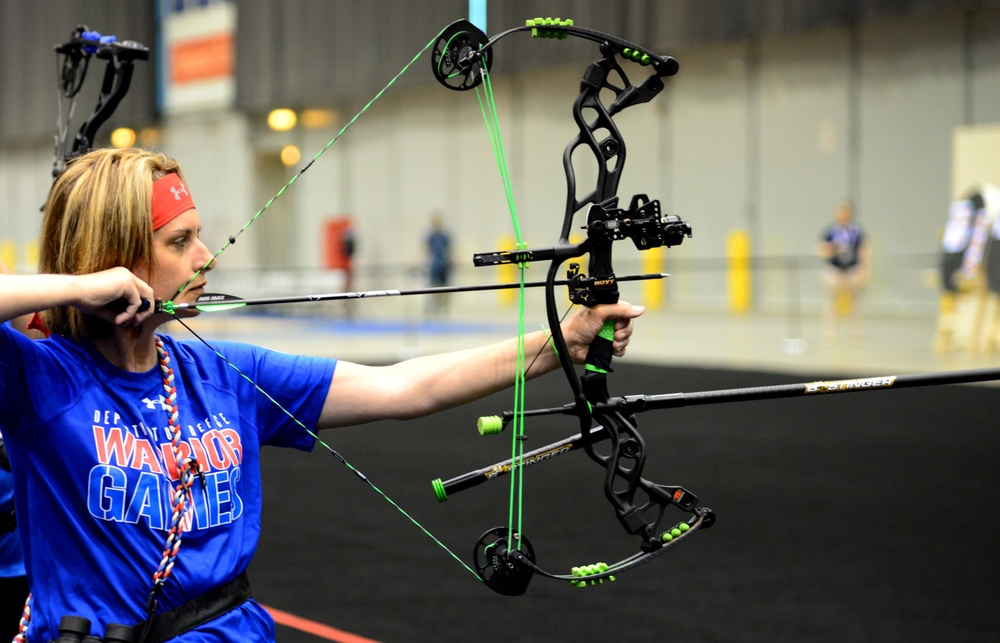 2017 Warrior Games AF athletes prepare for archery competition