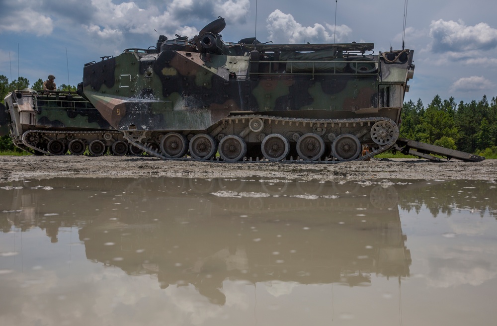 Sea to land: 2nd Assault Amphibian Battalion qualifies with AAV weapon systems